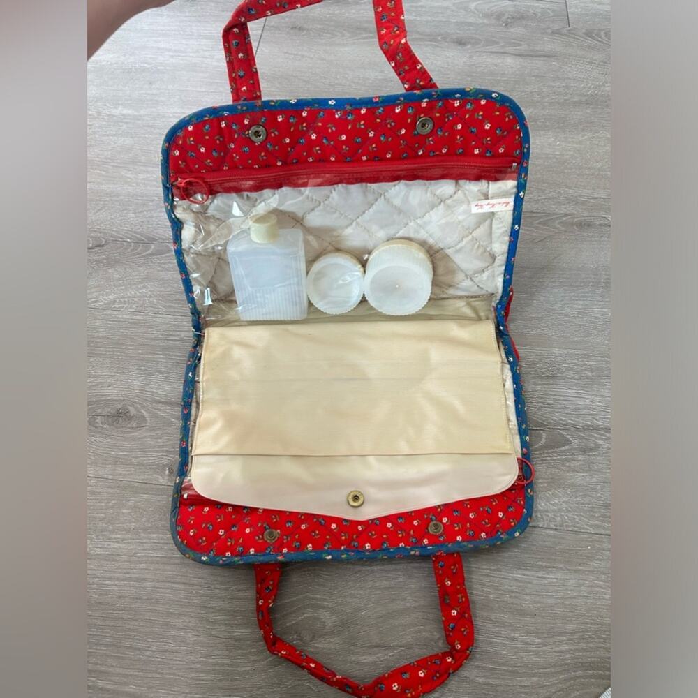 Retro- 60s 70s- red blue florall cosmetic travel case with bottles- Hong Kong